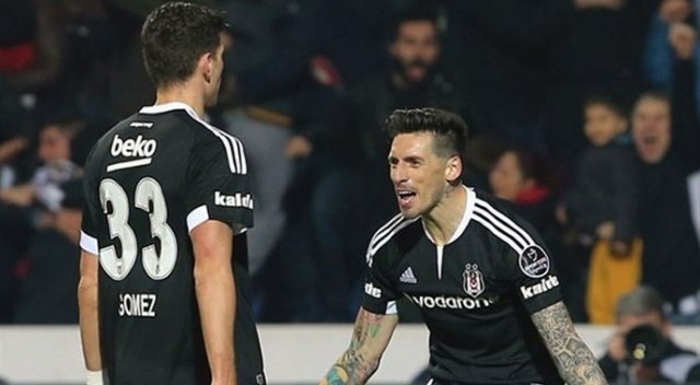 Jose Sosa ve Gomez Beşiktaş&#039;ın ezeli rakibine mi geliyor?