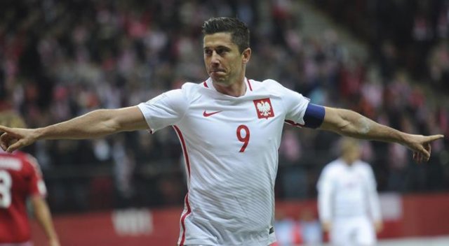 Lewandowski yine hat-trick yaptı