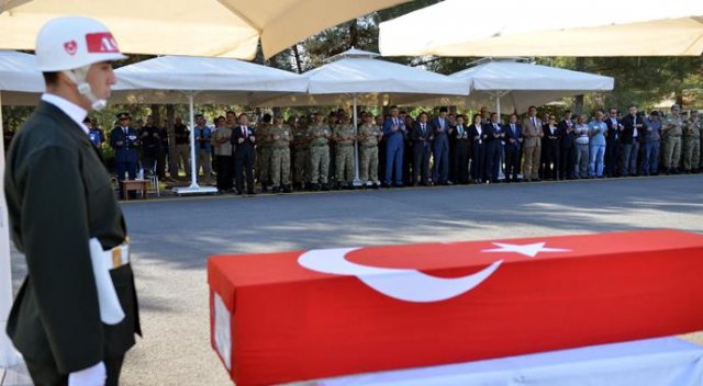 Lice şehidi Oğuzhan Çito, Hatay'da toprağa verildi Lice şehidi Oğuzhan Çito, Hatay'da toprağa verildi