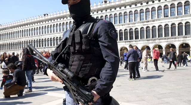 Napoli polisi alarmda Napoli polisi alarmda