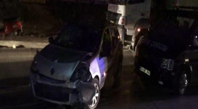 Önce çarpıştılar sonra bıçaklı kavga ettiler Önce çarpıştılar sonra bıçaklı kavga ettiler