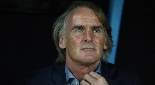 Riekerink'e 'garson' sorusu ve G.Saray'dan yasak! Riekerink'e 'garson' sorusu ve G.Saray'dan yasak!