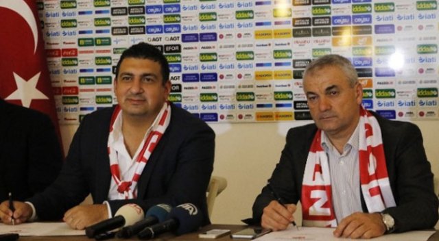 Rıza Çalımbay resmen imzaladı Rıza Çalımbay resmen imzaladı