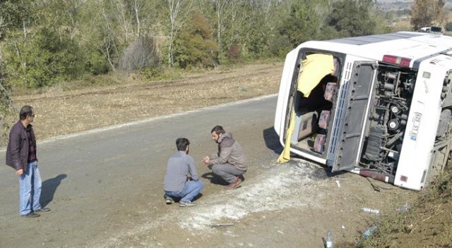 Tekirdağ&#039;da maden işçilerini taşıyan minibüs devrildi