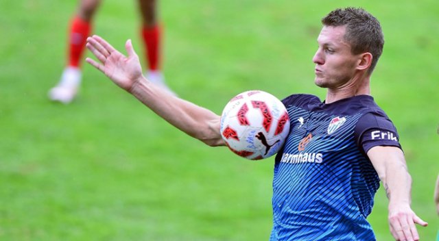 Tomas Necid formayı unuttu Tomas Necid formayı unuttu