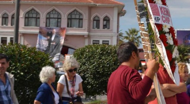 Törende kriz çıktı! Kılıçdaroğlu çelengi kaldırıldı