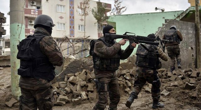 Tunceli'de araç gasp edildi, güvenlik güçleri alarma geçti Tunceli'de araç gasp edildi, güvenlik güçleri alarma geçti