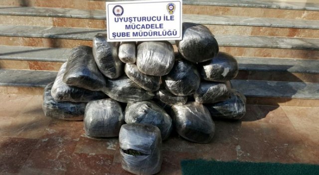 Uşak’ta 53 kilo esrar yakalandı Uşak’ta 53 kilo esrar yakalandı