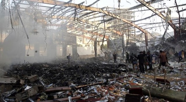 Yemen'de taziye merasimine saldırı: 90 ölü