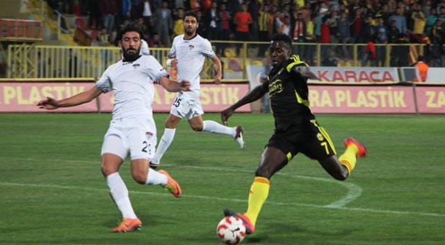 Yeni Malatyaspor kendi evinde Manisaspor'u rahat geçti Yeni Malatyaspor kendi evinde Manisaspor'u rahat geçti