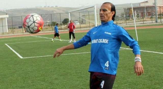 50 yaşındaki Çılgın, yeşil sahalara geri döndü 50 yaşındaki Çılgın, yeşil sahalara geri döndü