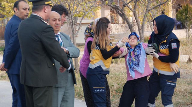 Acı haber İzmir'deki eşine bildirildi Acı haber İzmir'deki eşine bildirildi