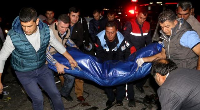 Adana'da korkunç iki kaza: 3 ölü, 7 yaralı