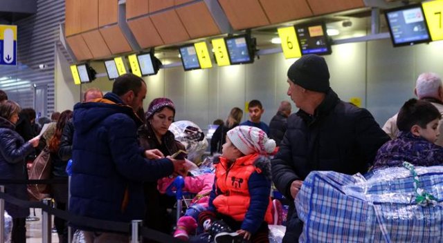 Ahıska Türklerinin dördüncü kafilesi Türkiye'de Ahıska Türklerinin dördüncü kafilesi Türkiye'de