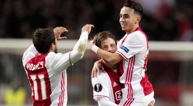 Ajax lider çıktı Ajax lider çıktı