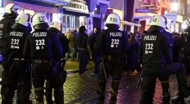 Almanya'da PKK yandaşları polise saldırdı