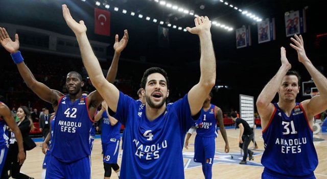 Anadolu Efes Kızılyıldız'a patladı Anadolu Efes Kızılyıldız'a patladı