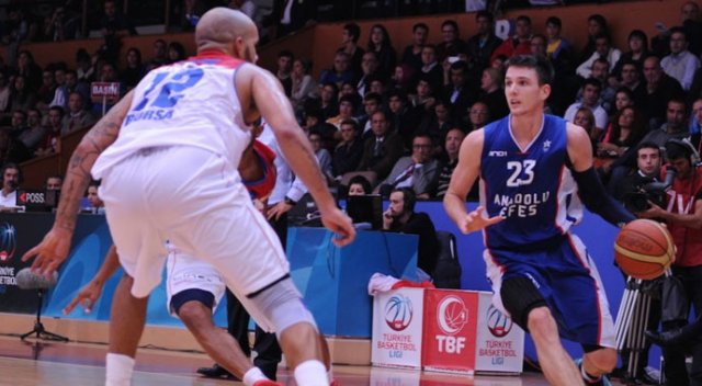 Anadolu Efes Tofaş deplasmanında Anadolu Efes Tofaş deplasmanında