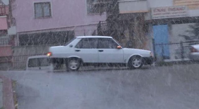 Ankara'ya yılın ilk karı düştü Ankara'ya yılın ilk karı düştü
