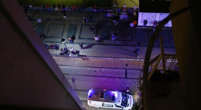 Antalya'da AVM'de yangın paniği