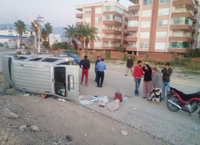 Antalya&#039;da trafik kazası: 4 yaralı
