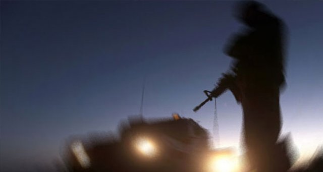 Asker oğlunu görmeye giden babaya ve damada PKK tuzağı Asker oğlunu görmeye giden babaya ve damada PKK tuzağı
