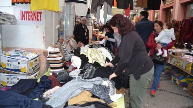 Ayvalık pazarına Yunan akını Ayvalık pazarına Yunan akını
