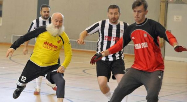 Baba Şişmanoğlu oğluna taş çıkarttı Baba Şişmanoğlu oğluna taş çıkarttı