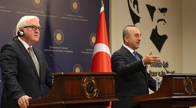 Bakan Çavuşoğlu: Sen kimsin de Türkiye'yi atıyorsun Bakan Çavuşoğlu: Sen kimsin de Türkiye'yi atıyorsun