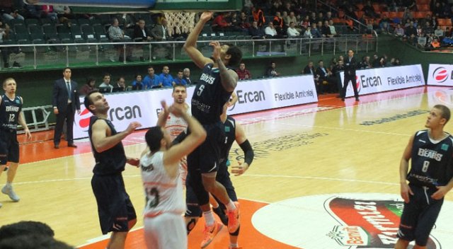 Banvit evinde kazandı