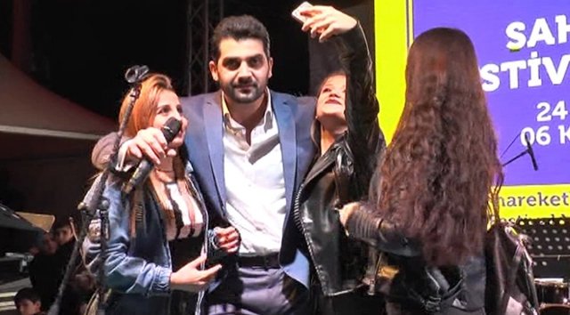 Bayhan&#039;ın konserine giden Hanife, kıskançlık krizine girdi