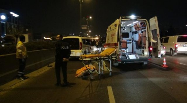 Bayrampaşa'da anne kıza otomobil çarptı