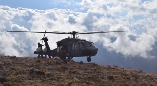 Bitlis Sehi Ormanları bölgesine gökten komando yağdı! Bitlis Sehi Ormanları bölgesine gökten komando yağdı!