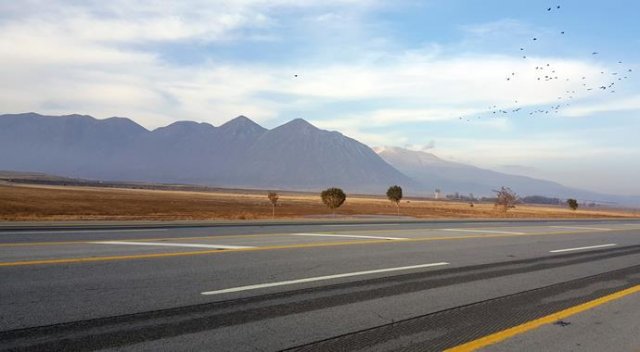 Bitlis&#039;te iki mevsim birarada