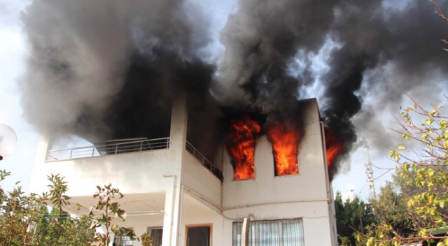 Bodrum’da ev yangını: 1 ölü, 3 yaralı Bodrum’da ev yangını: 1 ölü, 3 yaralı