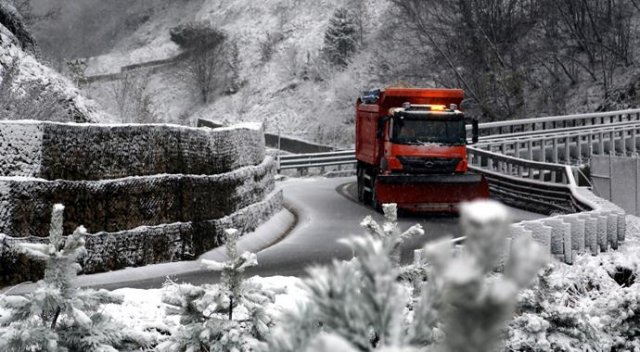 Bolu Dağı'nda kar yağışı Bolu Dağı'nda kar yağışı