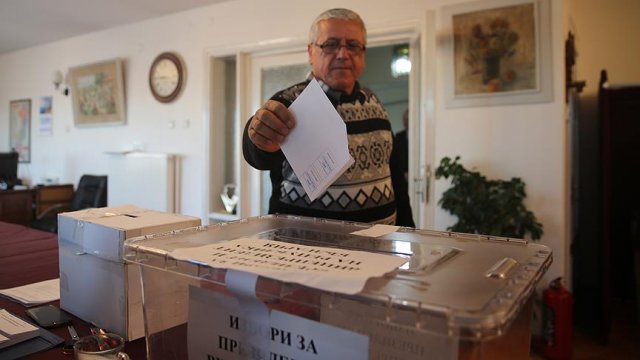 Bulgaristan'da halk, cumhurbaşkanını belirlemek için sandık başına gitti Bulgaristan'da halk, cumhurbaşkanını belirlemek için sandık başına gitti
