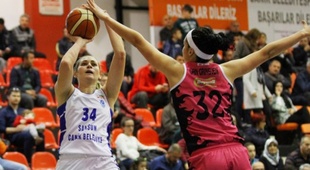 Canik Belediye ilk galibiyetini aldı
