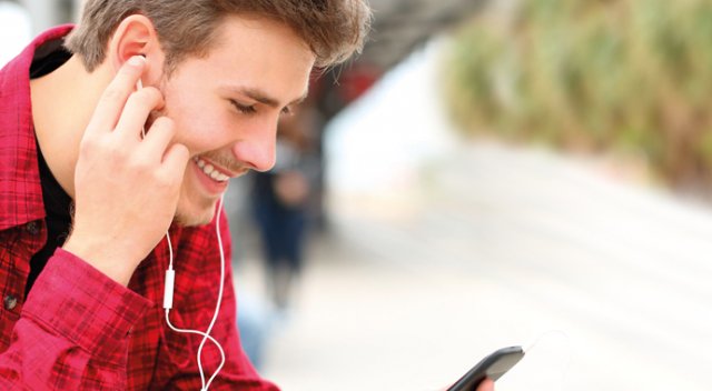 Cep telefonunu kulaklıkla kullanın! Cep telefonunu kulaklıkla kullanın!