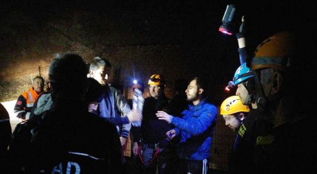 Dağda mahsur kalan üniversitelileri AFAD kurtardı Dağda mahsur kalan üniversitelileri AFAD kurtardı