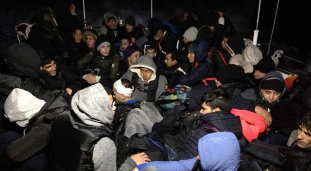 Didim açıklarında 60 Suriyeli kaçak yakalandı Didim açıklarında 60 Suriyeli kaçak yakalandı