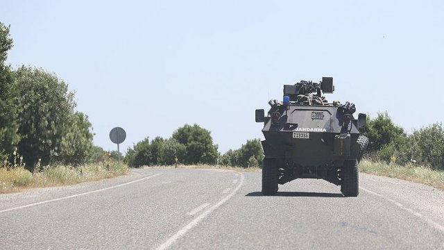 Diyarbakır'da 7 mahallede sokağa çıkma yasağı kaldırıldı Diyarbakır'da 7 mahallede sokağa çıkma yasağı kaldırıldı