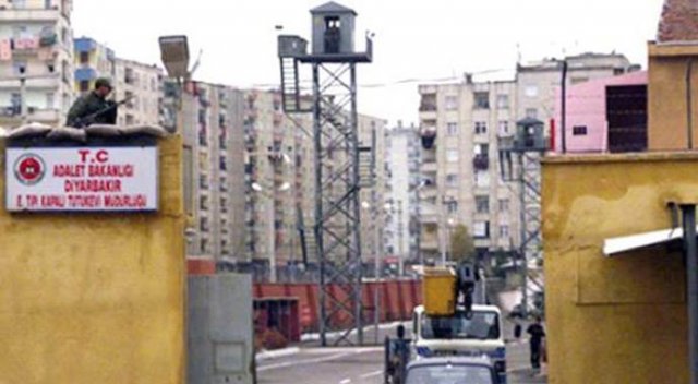 Diyarbakır'da bir mahkum firar etti Diyarbakır'da bir mahkum firar etti