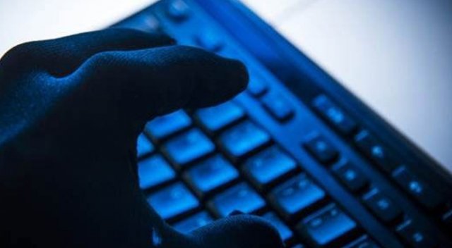 Dolandırıcılar çığır açtı! Dolandırılıyorsunuz; şifrenizi ekrana tuşlayın...