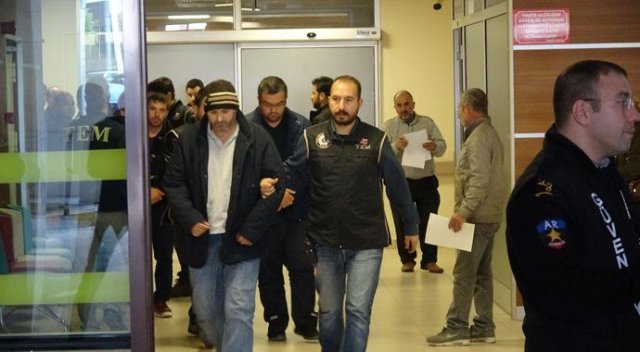 Edirne merkezli FETÖ operasyonunda çok sayıda gözaltı var Edirne merkezli FETÖ operasyonunda çok sayıda gözaltı var