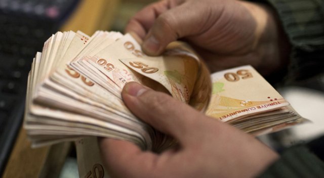Emekli maaşını kapkaççılara kaptırdı Emekli maaşını kapkaççılara kaptırdı