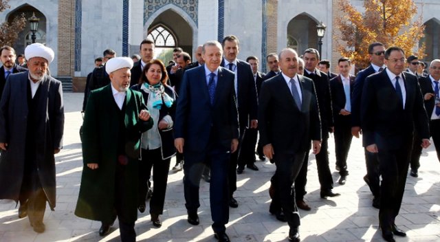 Erdoğan’dan İmam Buhari Türbesi’ne ziyaret Erdoğan’dan İmam Buhari Türbesi’ne ziyaret