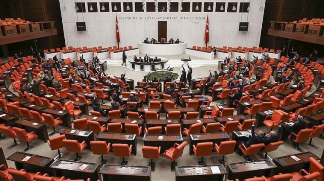 Erken evlilik düzenlemesiyle ilgili Elitaş ve Can'dan açıklama Erken evlilik düzenlemesiyle ilgili Elitaş ve Can'dan açıklama