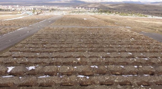 Erzurum'da toplu mezar kazılıyor Erzurum'da toplu mezar kazılıyor