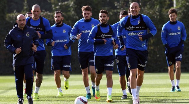 Fenerbahçe’de Zorya maçı hazırlıkları neşeli başladı Fenerbahçe’de Zorya maçı hazırlıkları neşeli başladı
